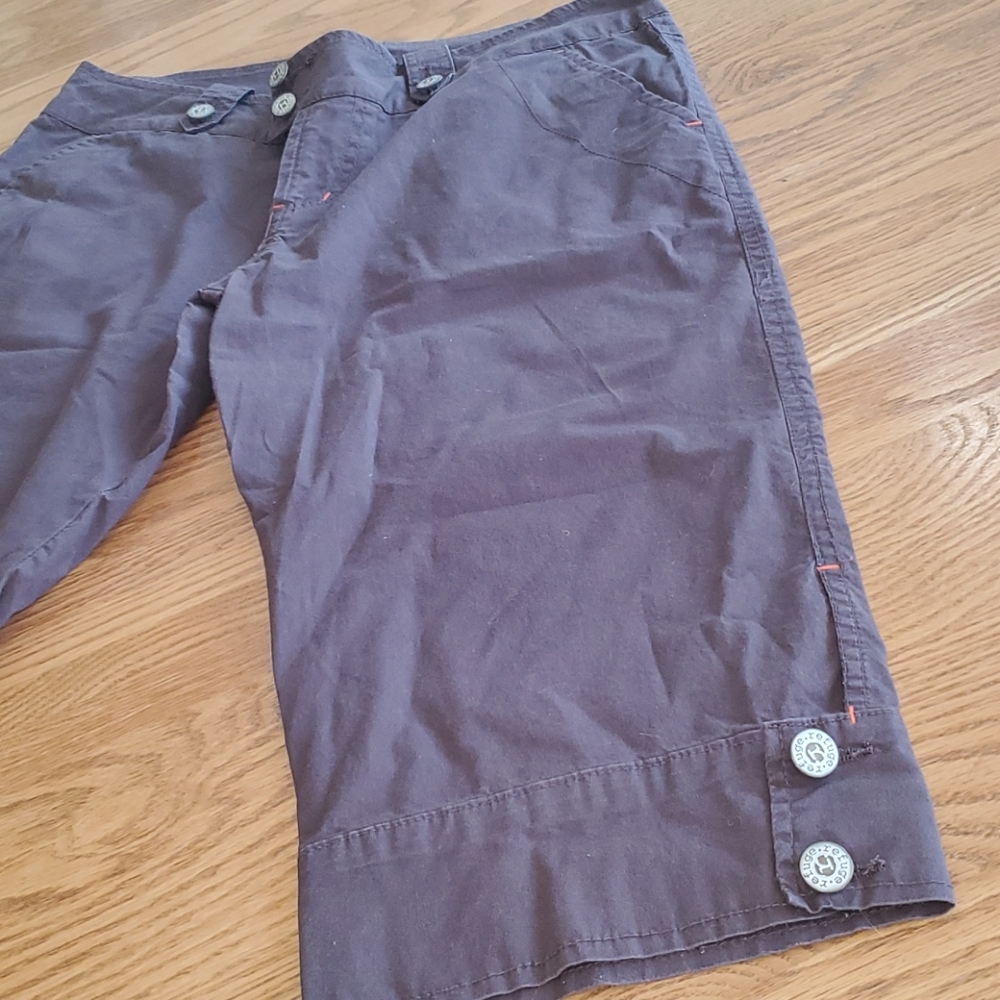 CAPRIS - Picture 3 of 5